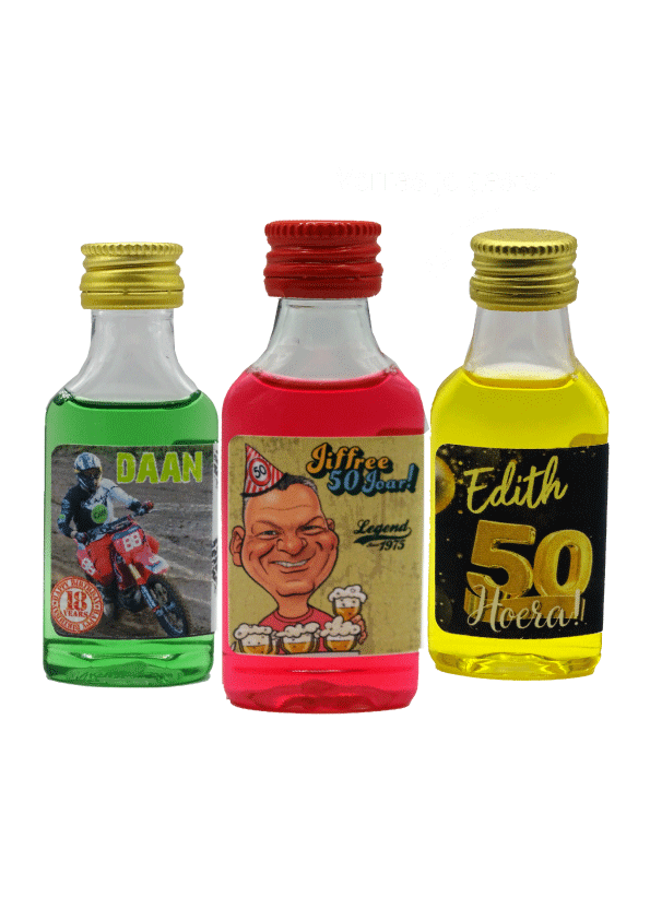 Voorbeeld van 3 shotjes met etiketten voor een verjaardag
